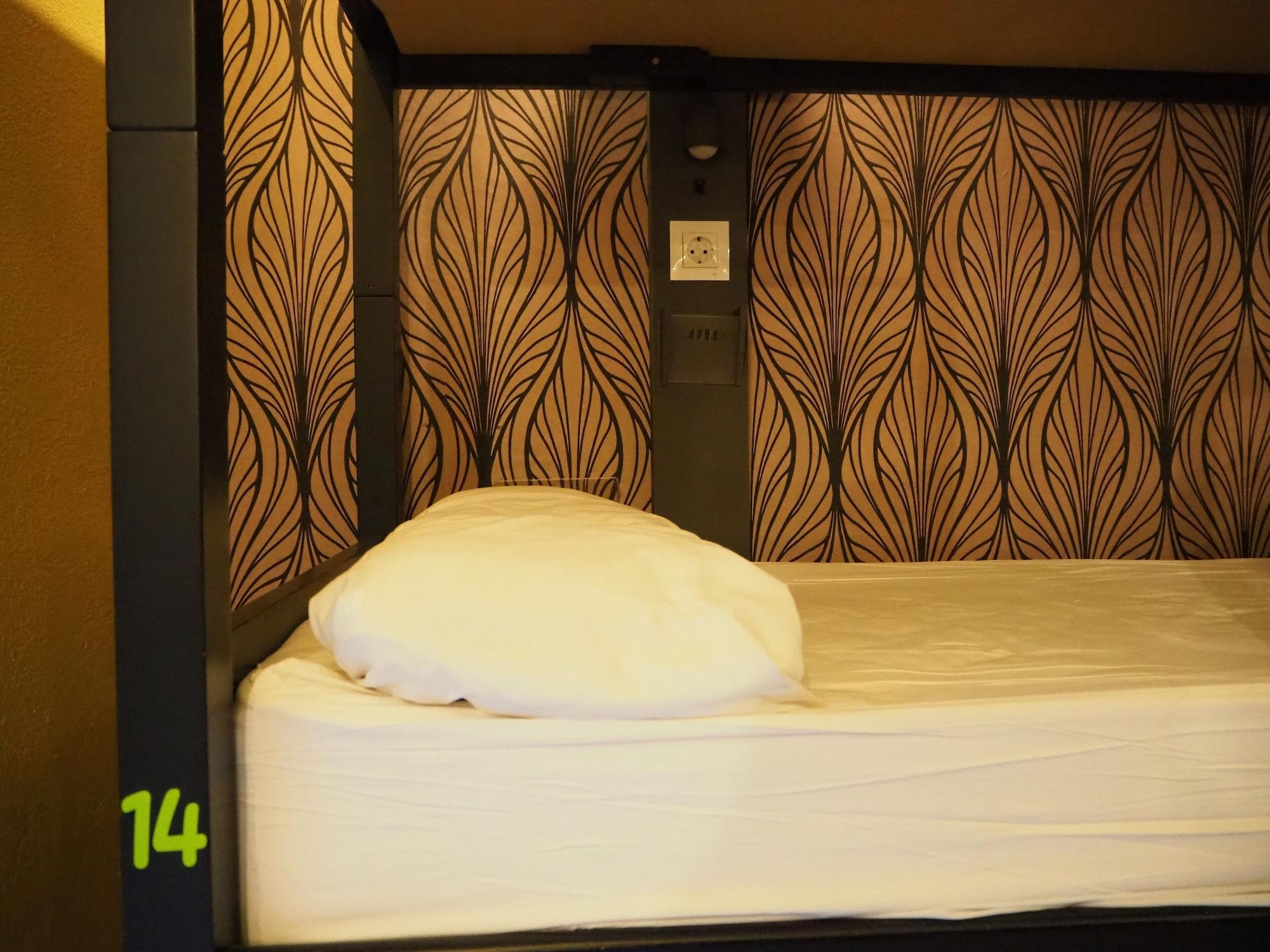 Joy Plaza De Armas Hostel Севиля Екстериор снимка
