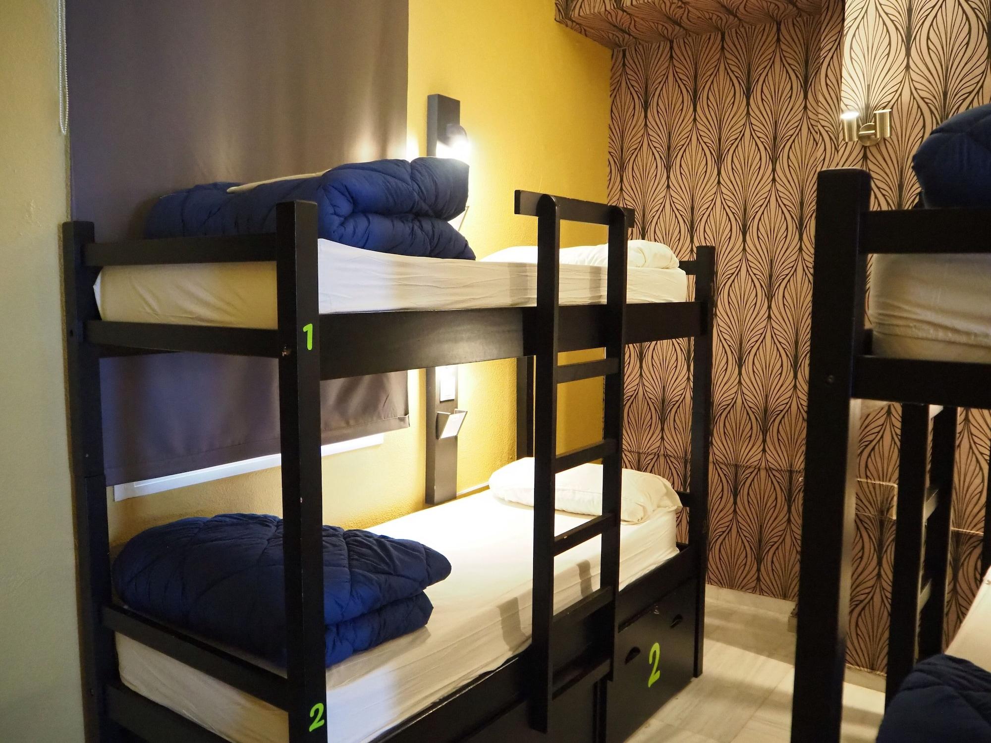 Joy Plaza De Armas Hostel Севиля Екстериор снимка