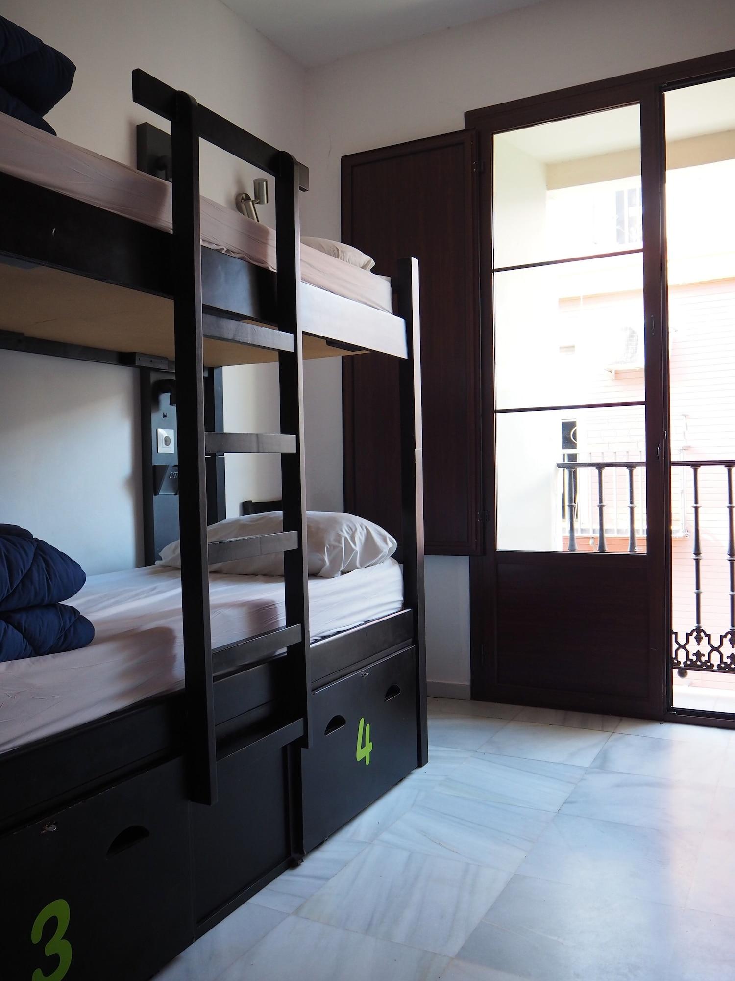 Joy Plaza De Armas Hostel Севиля Екстериор снимка