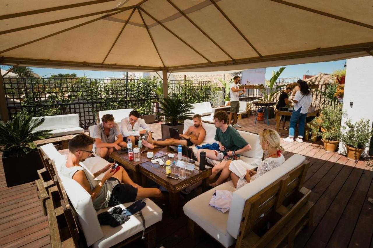 Joy Plaza De Armas Hostel Севиля Екстериор снимка