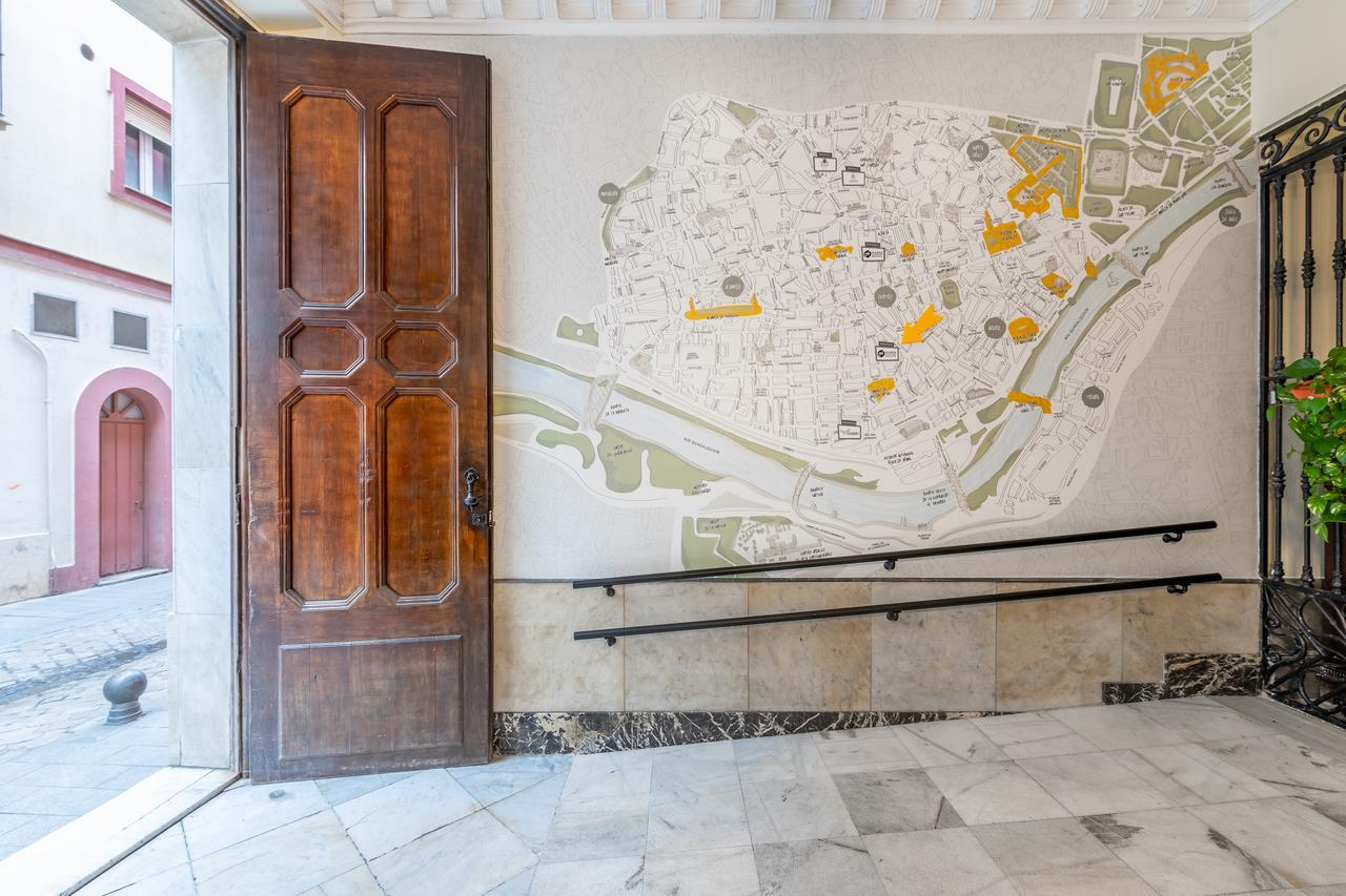 Joy Plaza De Armas Hostel Севиля Екстериор снимка