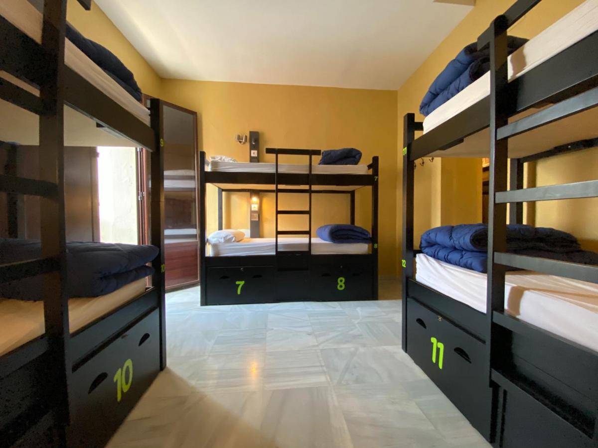 Joy Plaza De Armas Hostel Севиля Екстериор снимка